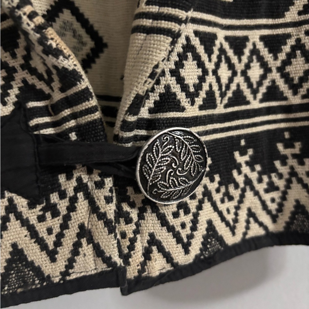Flashback Cropped Aztec Jacket Size Medium - image 5